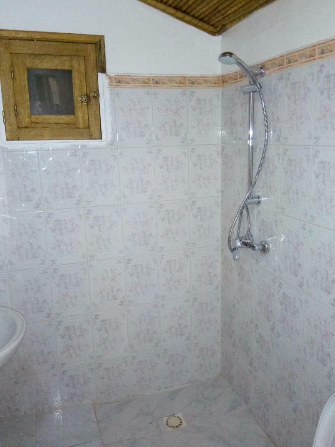 Bed and Breakfast Chez Coumba et Daniel Saly Portudal Exterior foto
