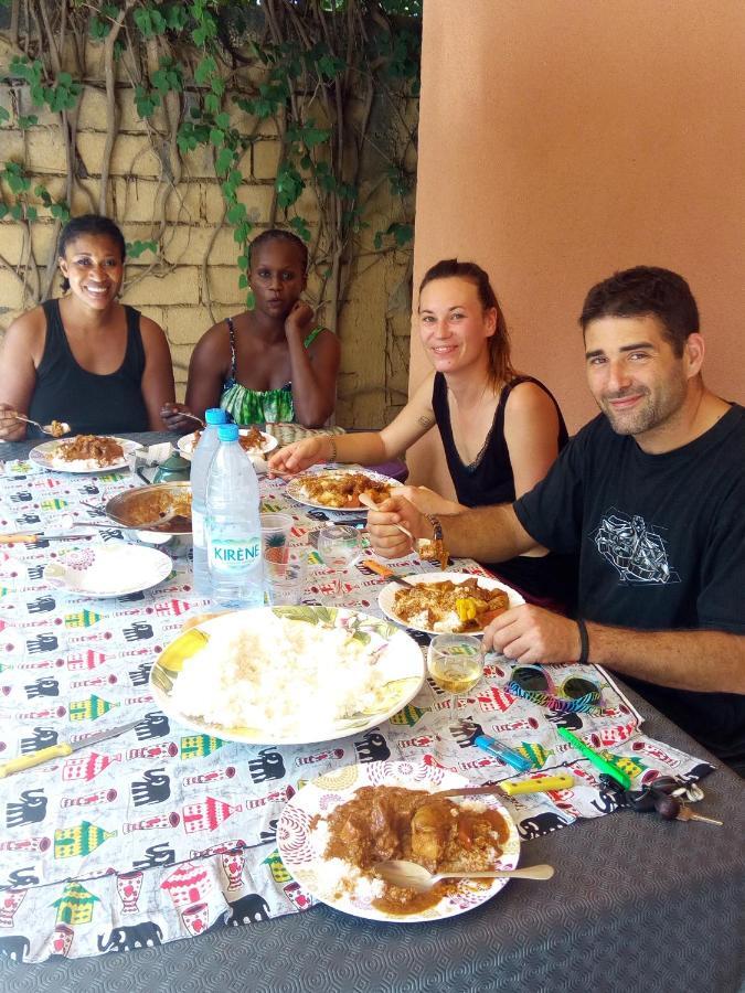 Bed and Breakfast Chez Coumba et Daniel Saly Portudal Exterior foto